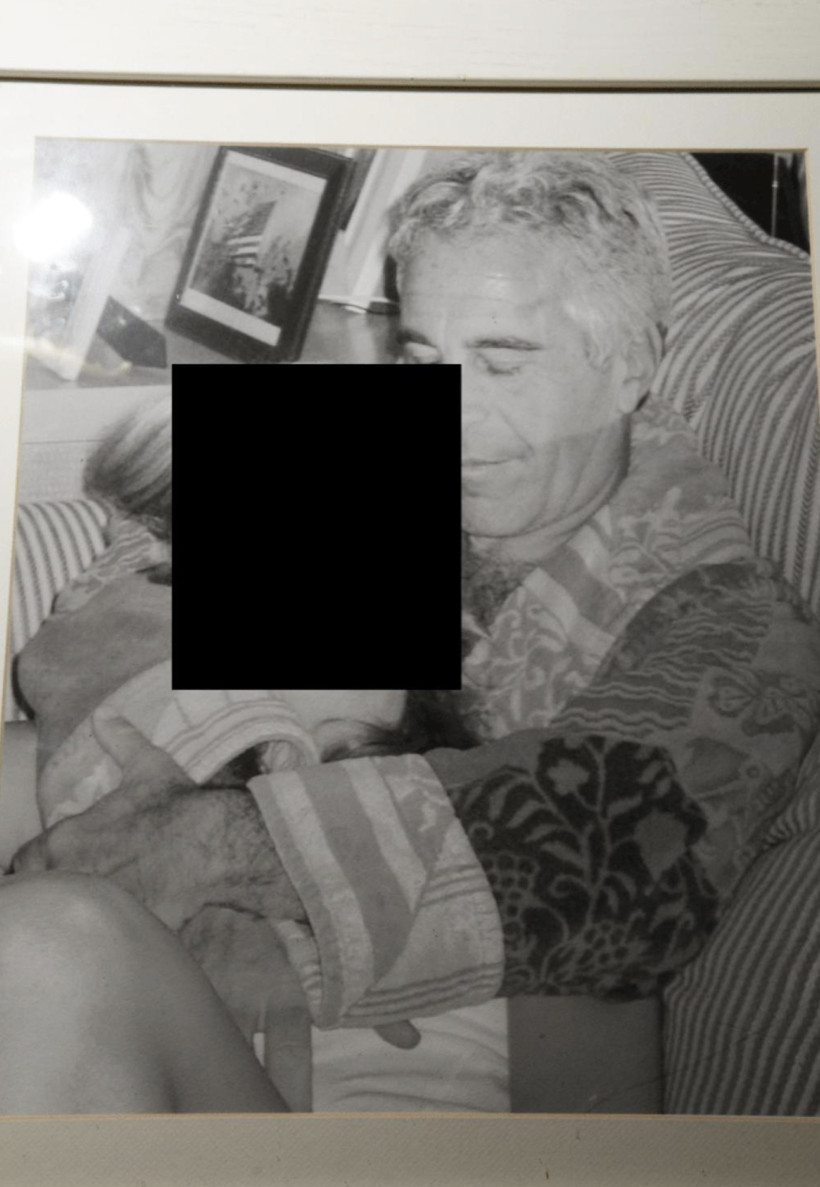 Epstein'in mide bulandıran yeni fotoğrafları yayınlandı - Resim : 1