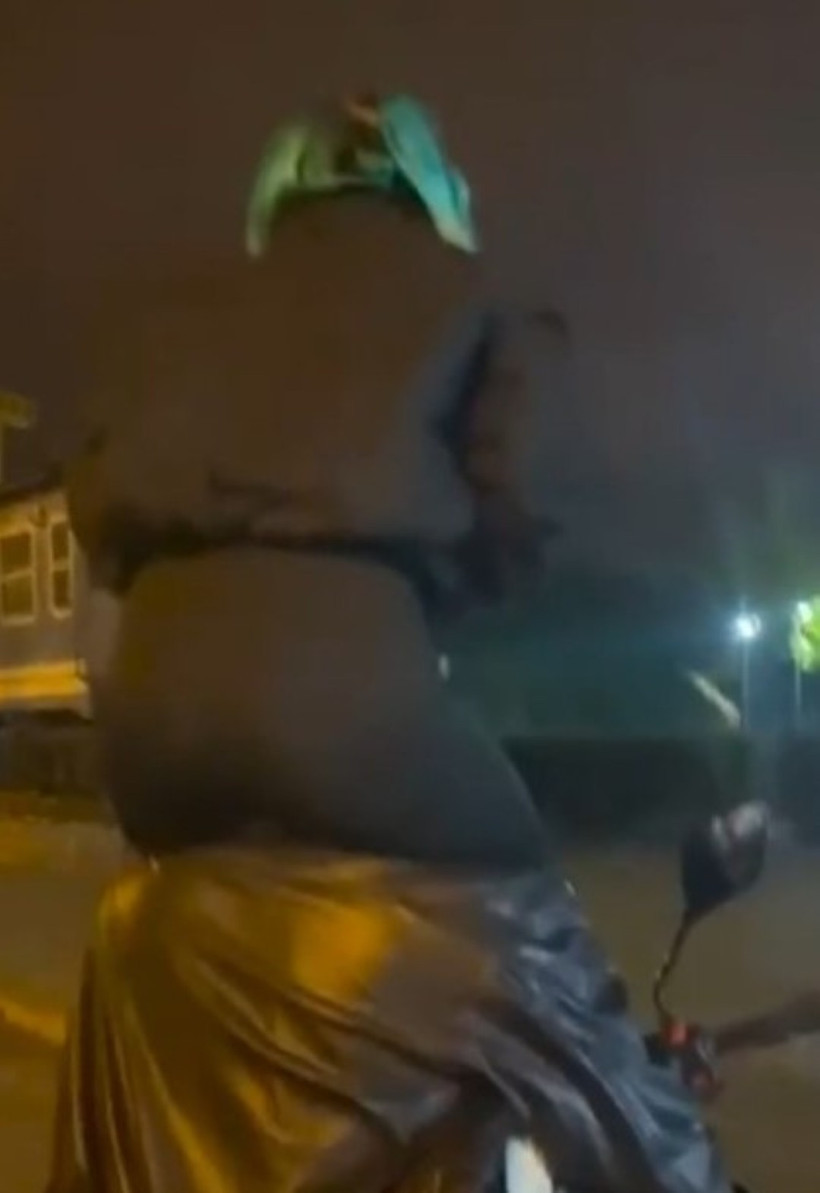 Polis videoyu izledi, hepsine ceza kesti - Resim : 1