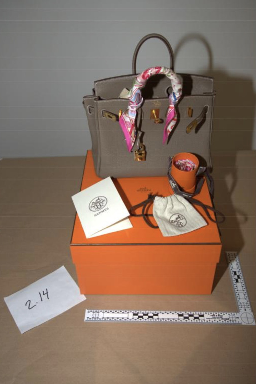 Çinli casusun evinden çıkanlar hayrete düşürdü - Resim : 1