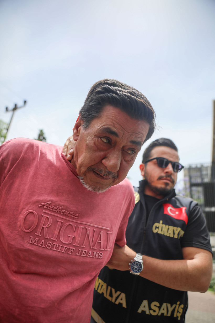 Oğlunu boş arazide katletti, eve gidip bekledi - Resim : 2