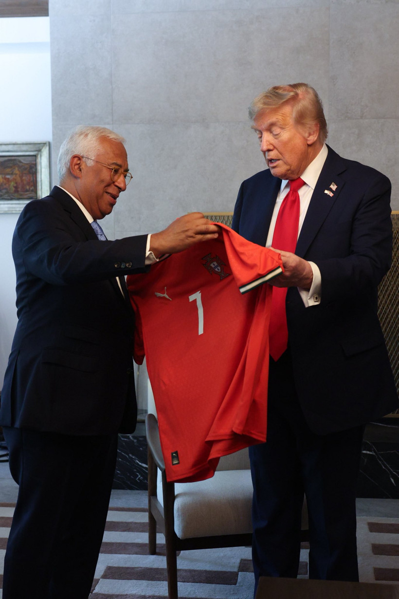 Ronaldo'dan Trump'a sürpriz mesaj: Formadaki not olay oldu - Resim : 1