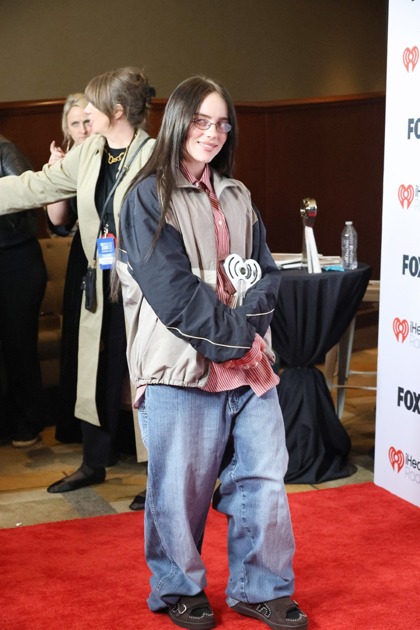 Z kuşağı hangi kıyafeti ‘utanç verici’ buluyor? - Resim : 1