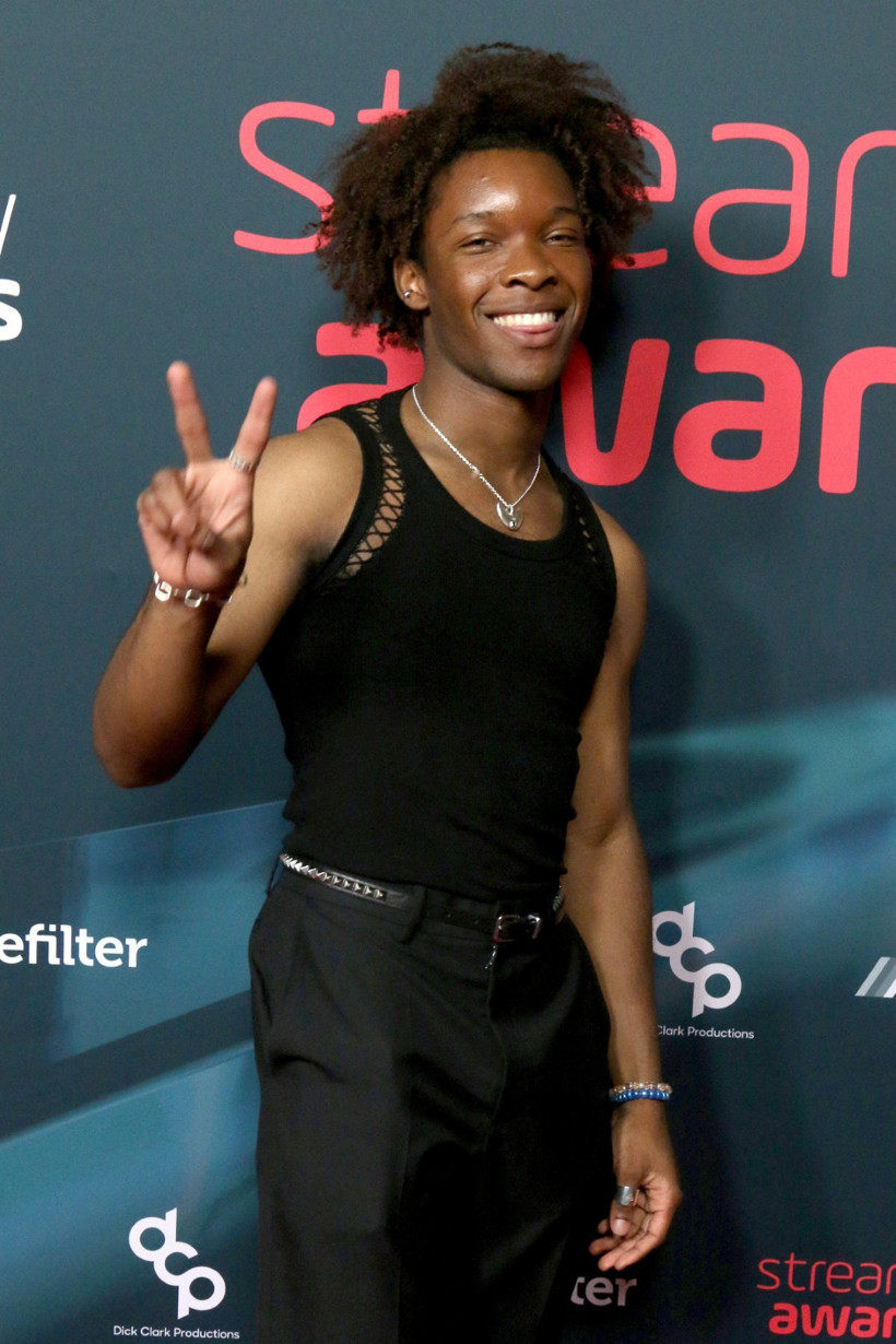 Ünlü şarkıcının Tesla'sından ceset çıktı - Resim : 2