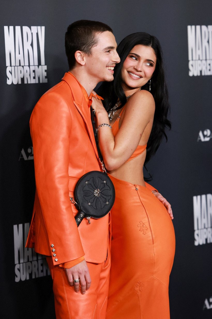 Ünlü çift kırmızı halıda düşman çatlattı - Resim : 1