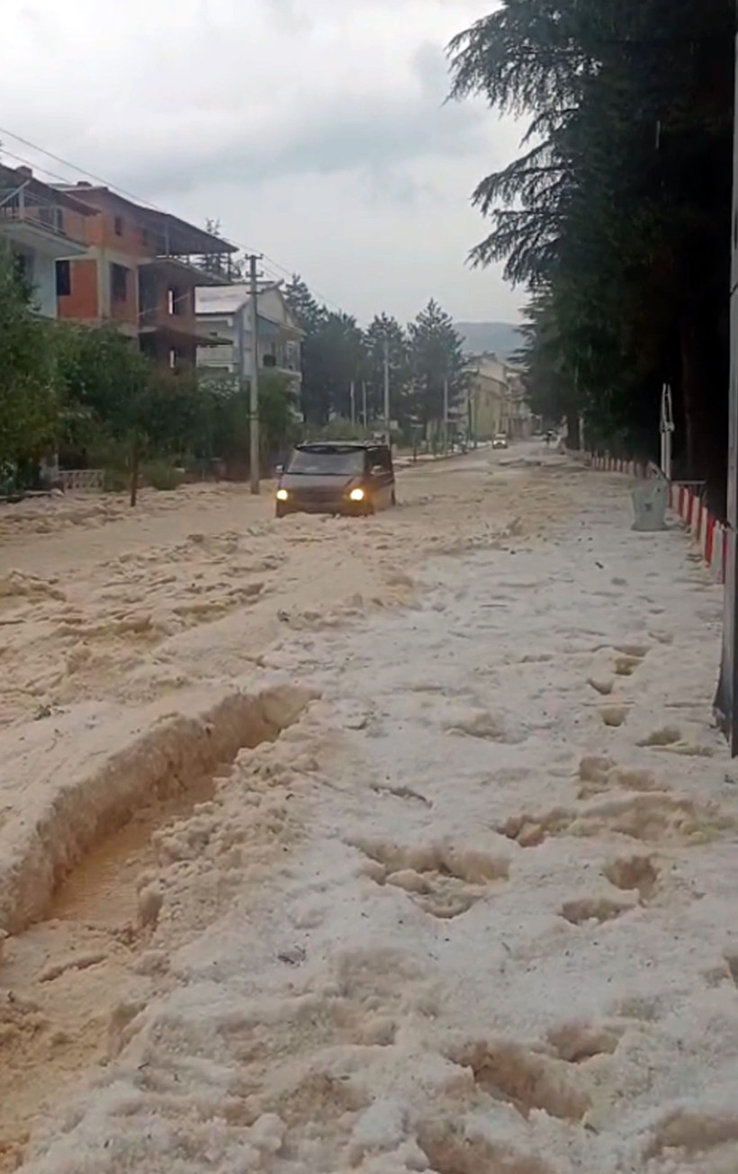 Birçok kenti yağış vurdu: Hayat durma noktasına geldi - Resim: 41