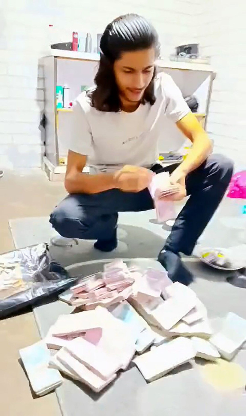 Tomar tomar parayla kutlama yaptılar, sonu kötü bitti - Resim: 6