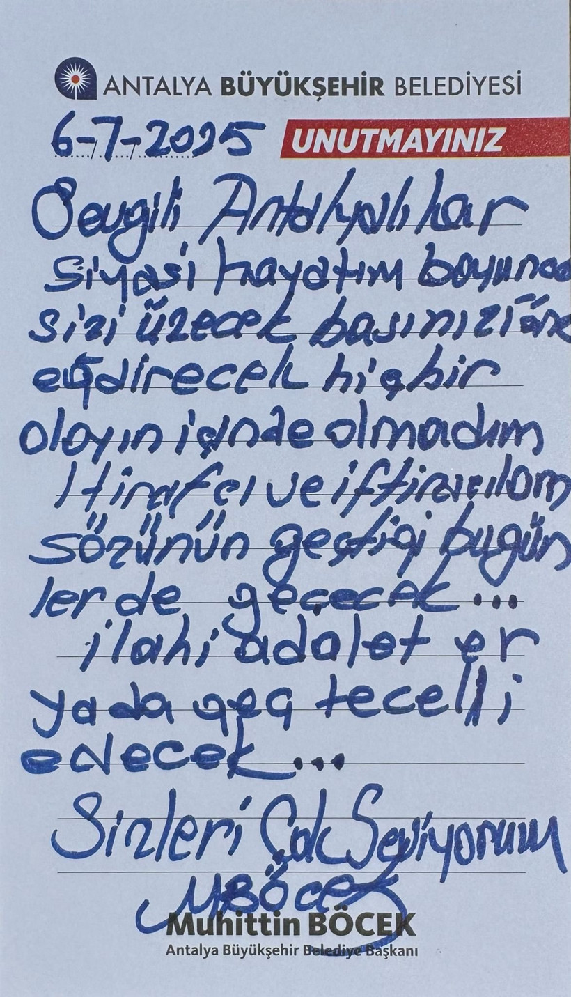 Muhittin Böcek'ten ilk mesaj: Başınızı öne eğdirecek hiçbir olayın içinde olmadım - Resim : 1