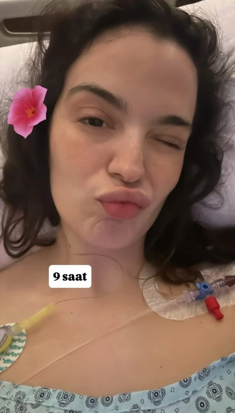 Aslı Bekiroğlu 9 saat ameliyatta kaldı: 'Yaşıyorum şükür' - Resim : 1