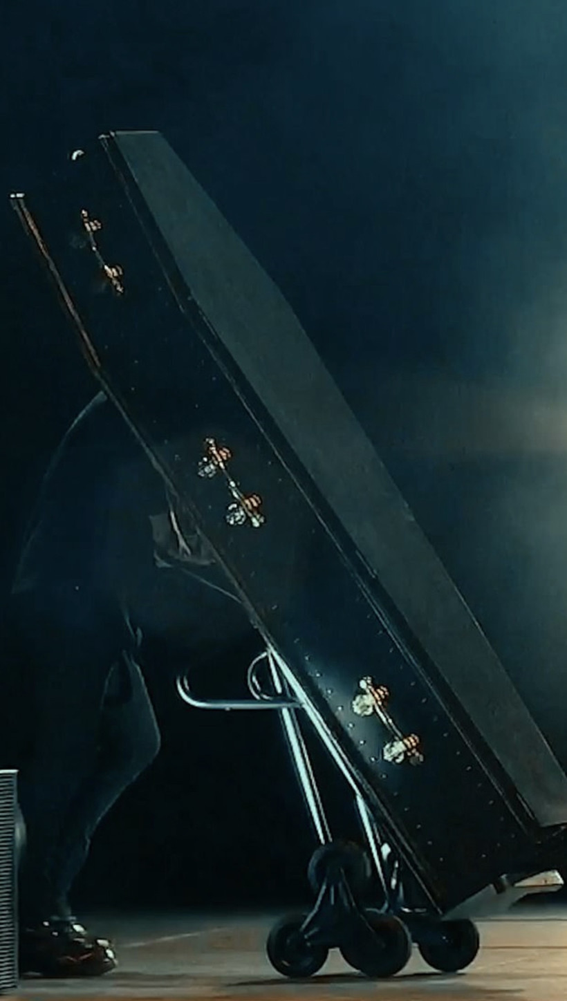 Ünlü şarkıcıyı konserden tabutla taşıdılar - Resim : 2