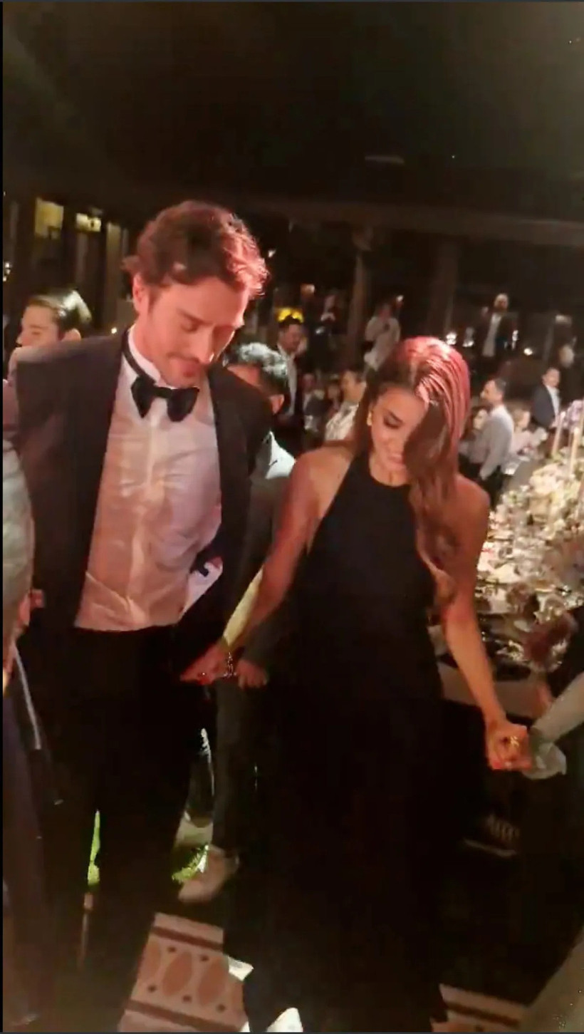 Merve Dinçkol ile Feyyaz Şerifoğlu evlendi! Hande Erçel horon oynadı - Resim : 1