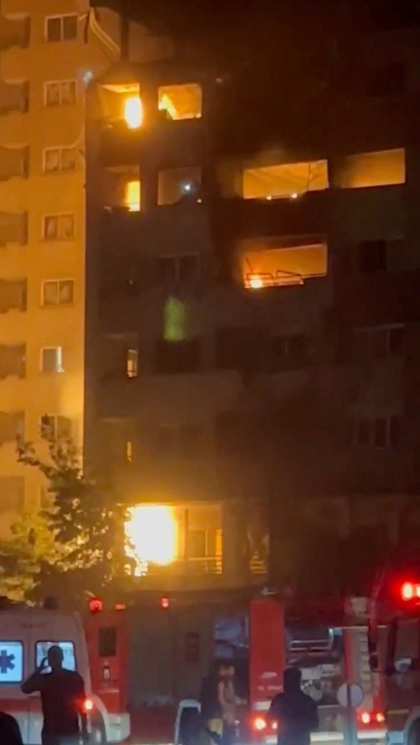 İsrail'in saldırısı sonrasında İran'dan ilk görüntüler geldi - Resim: 1