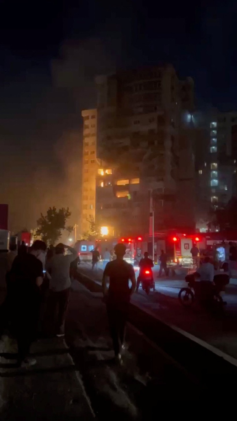 İsrail'in saldırısı sonrasında İran'dan ilk görüntüler geldi - Resim: 2