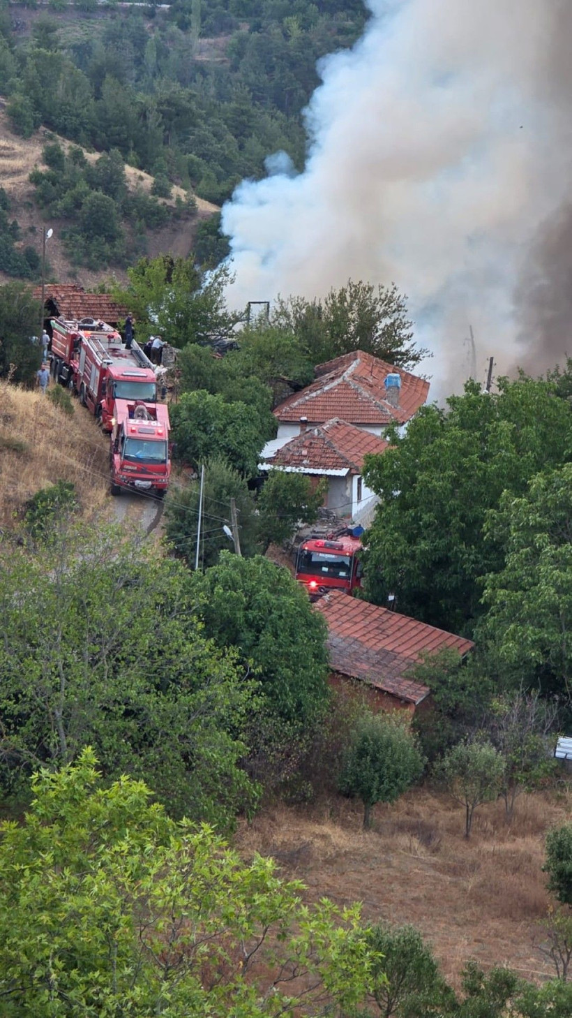 Balıkesir'de 15 ev kül oldu - Resim: 4