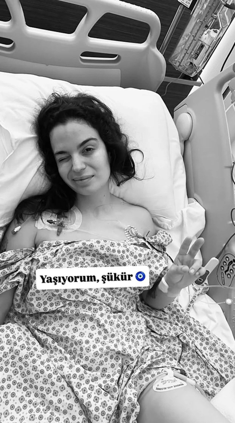 Aslı Bekiroğlu 9 saat ameliyatta kaldı: 'Yaşıyorum şükür' - Resim : 2