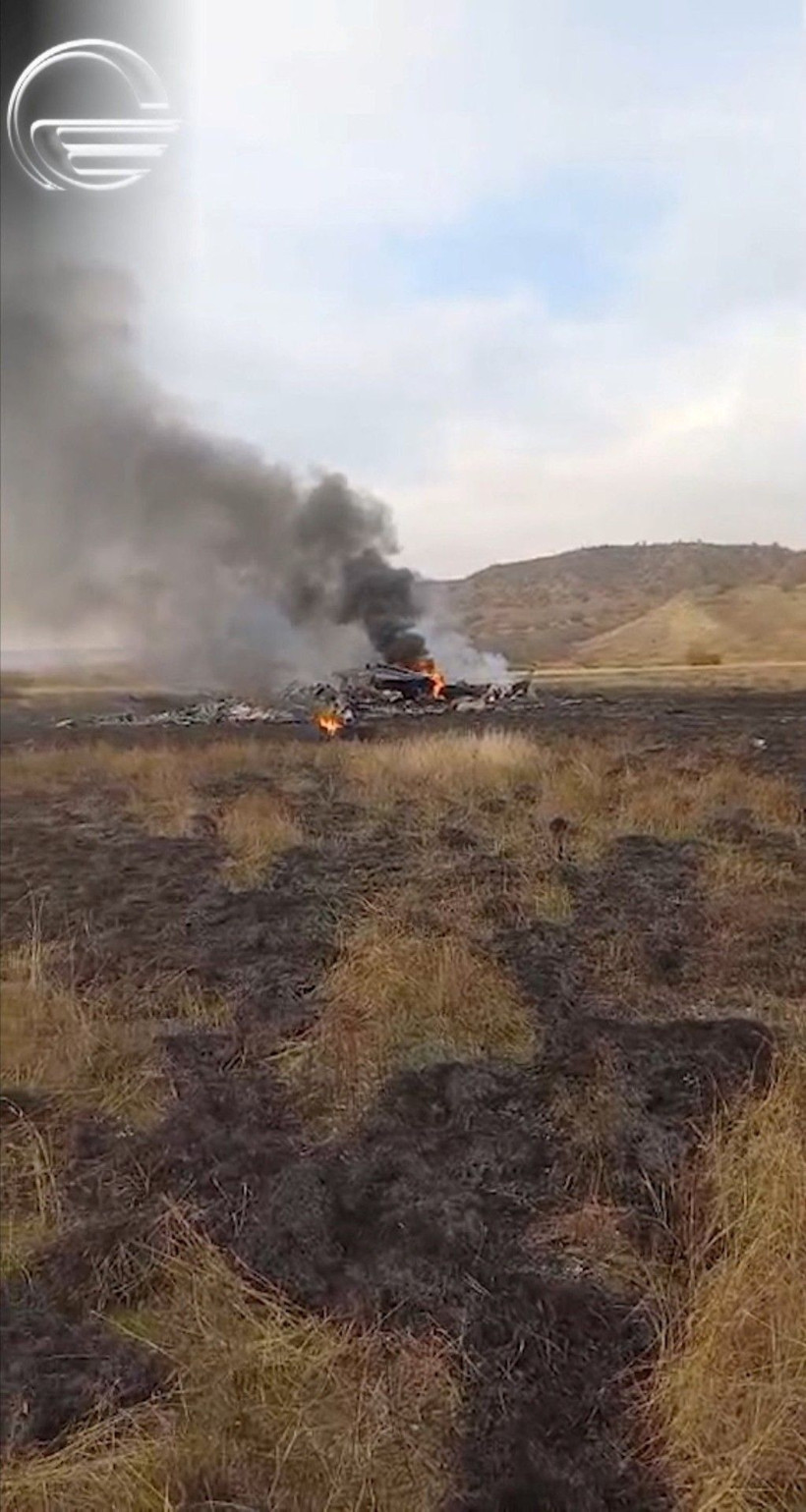 8 bin metre yükseklikte üçe bölündü: Olay yeri böyle görüntülendi - Resim: 1