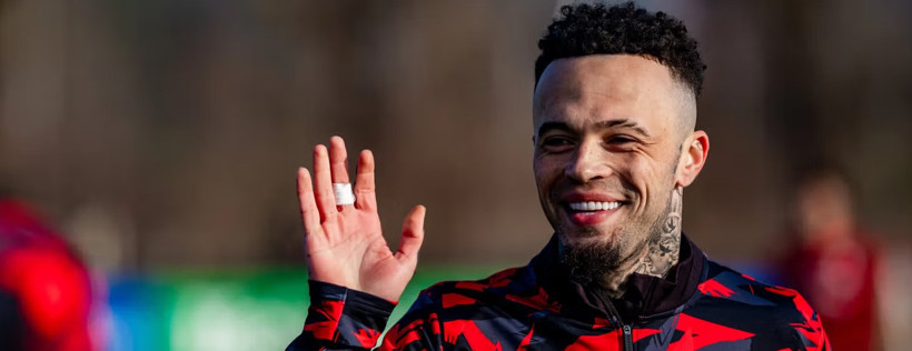 Fenerbahçe'ye Hollanda'dan sürpriz sol bek! Mourinho için geliyor - Resim : 1