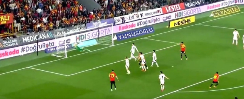 İsmail Köybaşı'ndan akıllara zarar gol: Eski takımı Beşiktaş'a acımadı - Resim : 2