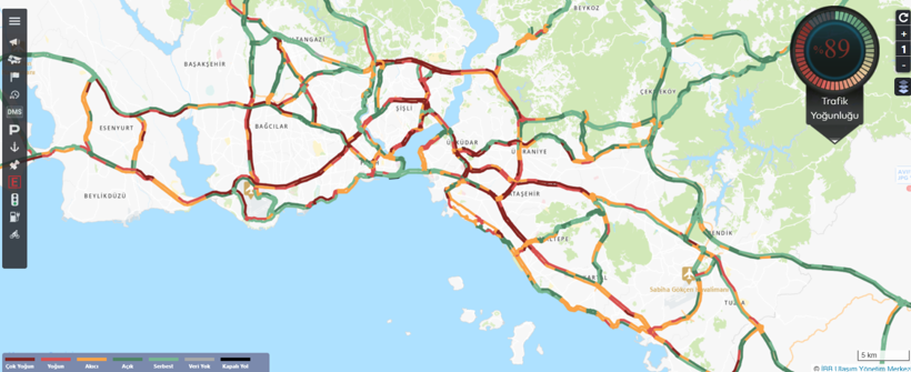 İstanbul’da trafik kilitlendi - Resim : 1