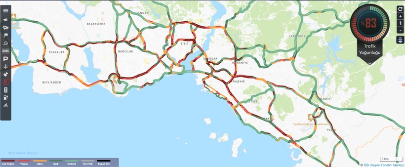 İstanbul’da trafik kilitlendi - Resim : 1