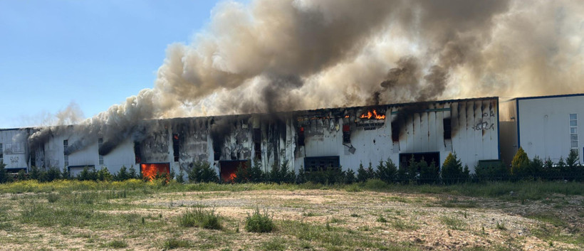 Patlama seslerinin duyulduğu yangın havadan görüntülendi - Resim : 2