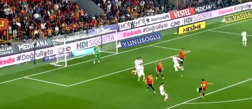 İsmail Köybaşı'ndan akıllara zarar gol: Eski takımı Beşiktaş'a acımadı - Resim : 1