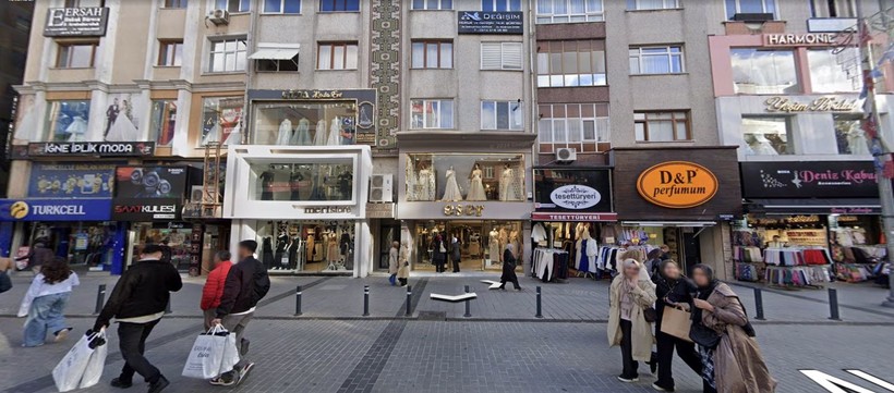 Gelinlik mankenlerinin istila ettiği cadde! - Resim: 21