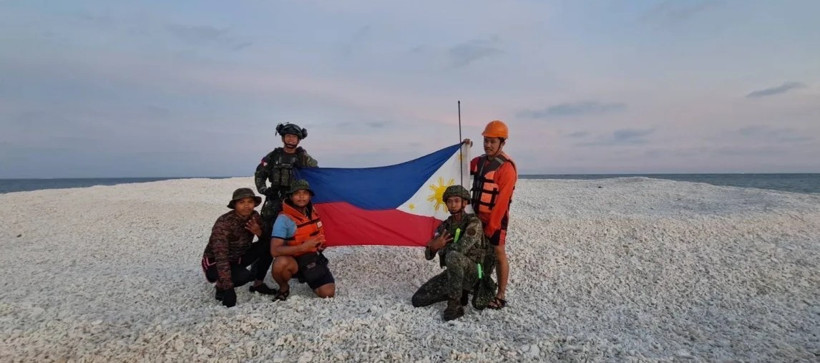 Kaynayan sularda bayrak savaşı - Resim : 2