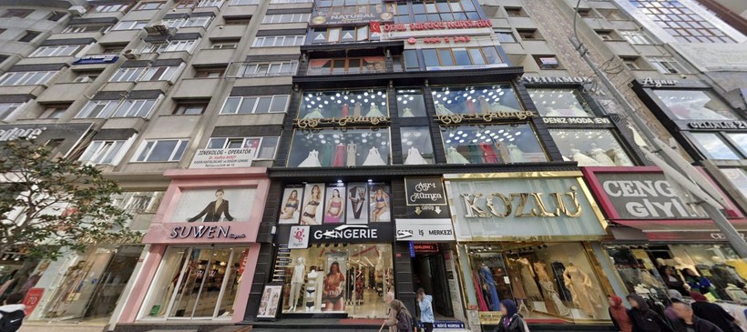 Gelinlik mankenlerinin istila ettiği cadde! - Resim: 13