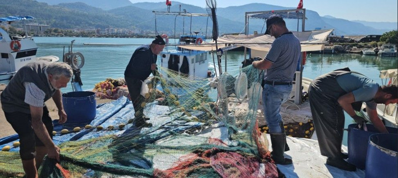 100 gramı 4 TL’ye düştü! Palamut bolluğu balıkçı ağlarını parçaladı - Resim: 6
