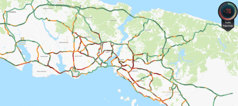 İstanbul&rsquo;da sağanak yağış alarmı. Yollar g&ouml;le d&ouml;nd&uuml; trafik &ccedil;ilesi başladı - Resim : 1