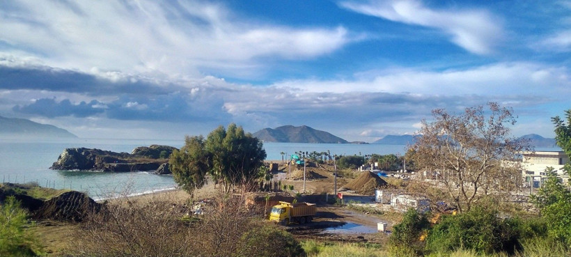 Plajda kıyım: Fatura kesildi, yıkım kararı alındı - Resim: 2