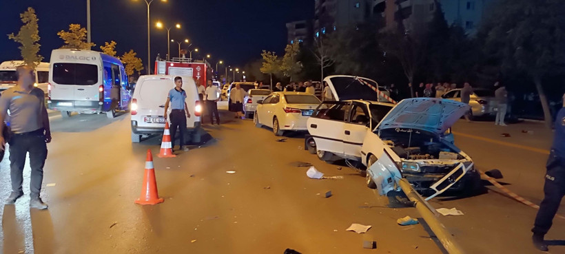 Kaza sonrası birbirlerine girdiler: 12 gözaltı - Resim : 4