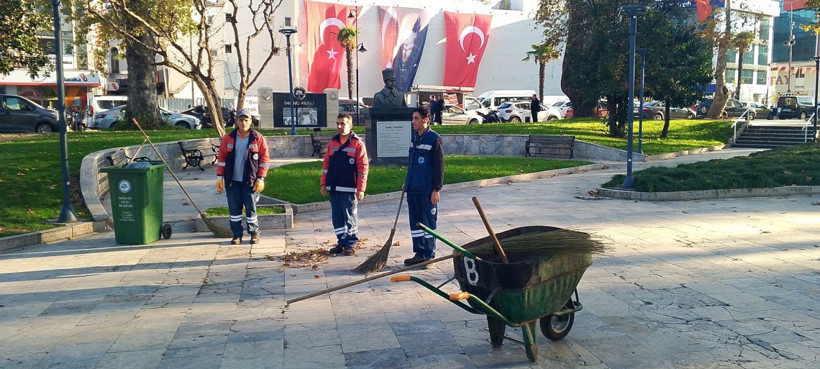 Hayat durdu: Bir millet Atasını andı - Resim: 1