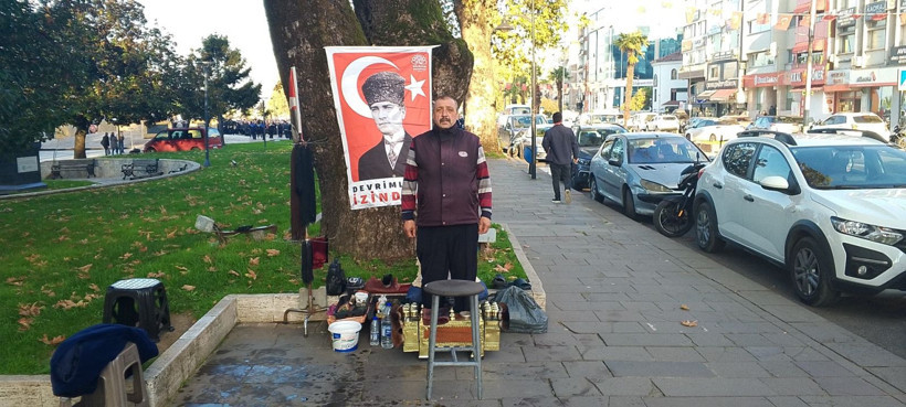 Hayat durdu: Bir millet Atasını andı - Resim: 2