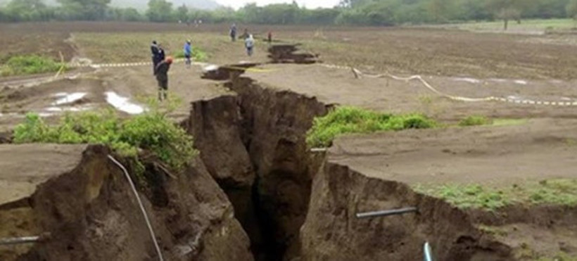 Afrika Kıtası'nı ortadan ikiye b&ouml;l&uuml;yor. Yerin 2 bin 900 kilometre altında tespit edildi - Resim : 2