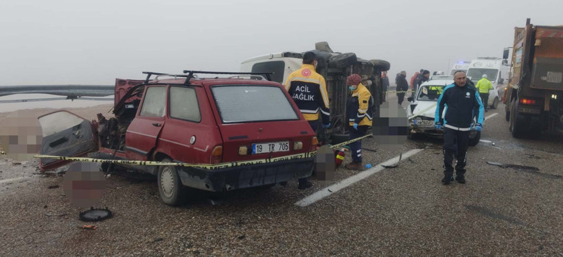 Kırşehir'de kaza: Ölü ve yaralılar var - Resim : 2
