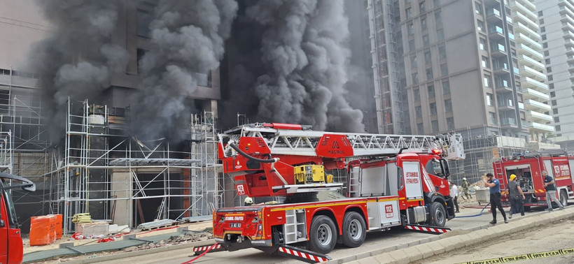 Kadıköy'de 20 katlı rezidansta yangın - Resim : 1