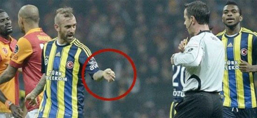 Vlahovic’in derbide yaptığı hareket başına bela oldu! TFF 4 maç ceza vermişti - Resim : 2