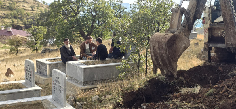 Mezar sahibini öğrenince öldü sandılar gerçek başka çıktı - Resim : 1