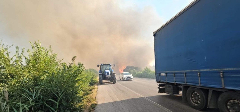 Edirne'de yangın kâbusu: Sınıra giden yol bir süre kapalı kaldı - Resim: 17