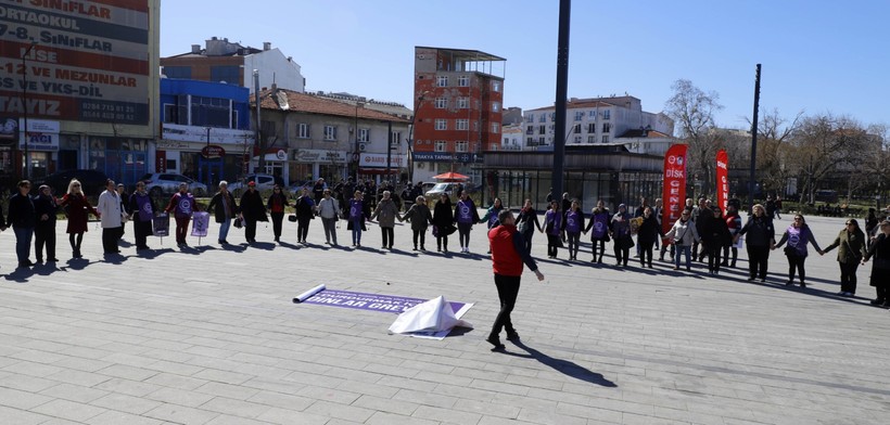 Edirne'de kadınlardan bir günlük grev - Resim : 2