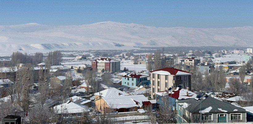 Termometrelerin eksi 28'i gösterdiği ilçe buz kesti - Resim : 1