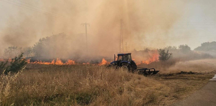Edirne'de yangın kâbusu: Sınıra giden yol bir süre kapalı kaldı - Resim: 21