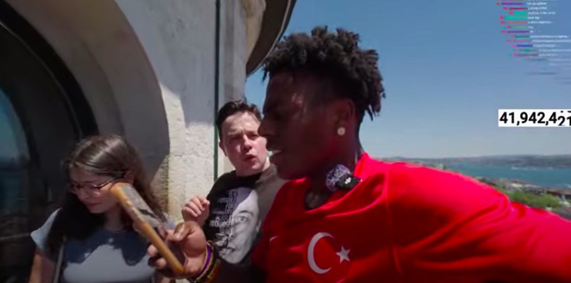 Sosyal medya fenomeni Speed, İstanbul'da şaşkına döndü - Resim : 1