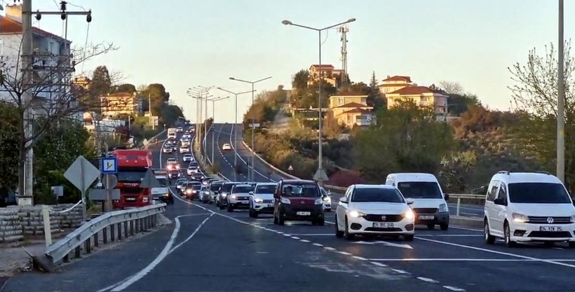 İstanbul-Tekirdağ arasında trafik yoğunluğu - Resim: 1