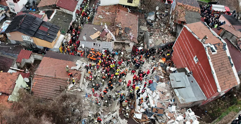 İstanbul'da kendiliğinden &ccedil;&ouml;kecek bina sayısı a&ccedil;ıkladı - Resim : 9