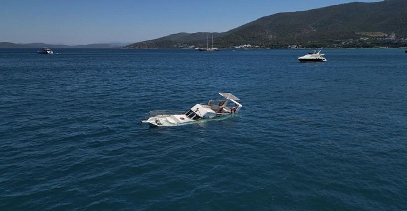 Bodrum'da 10 metrelik ahşap tekne battı - Resim : 1