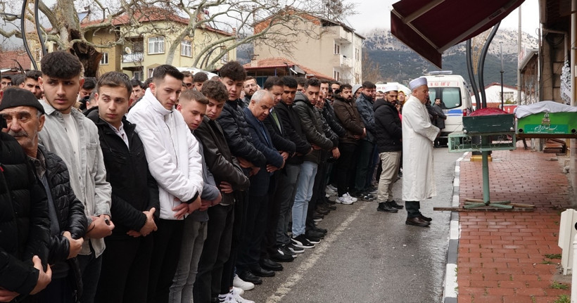 Mutlulukları bir gün sürdü: Genç çift yan yana uğurlandı - Resim : 1