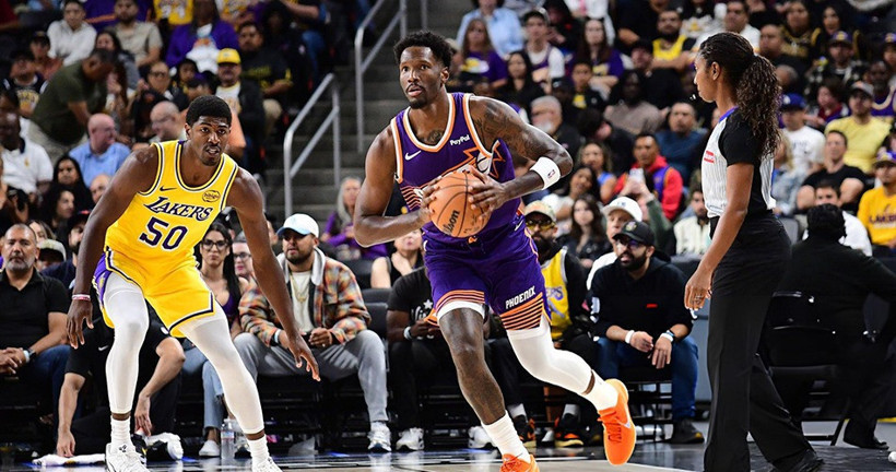 Nigel Hayes Davis ilk maçına çıktı: Phoenix Suns kazandı - Resim : 1