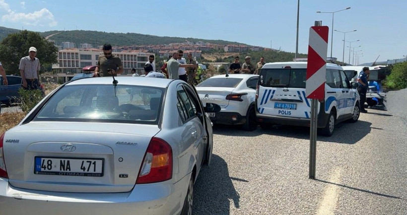 ‘Dur’ ihtarından kaçarken 4 polis aracına çarptı, ateş edilerek durduruldu - Resim: 3